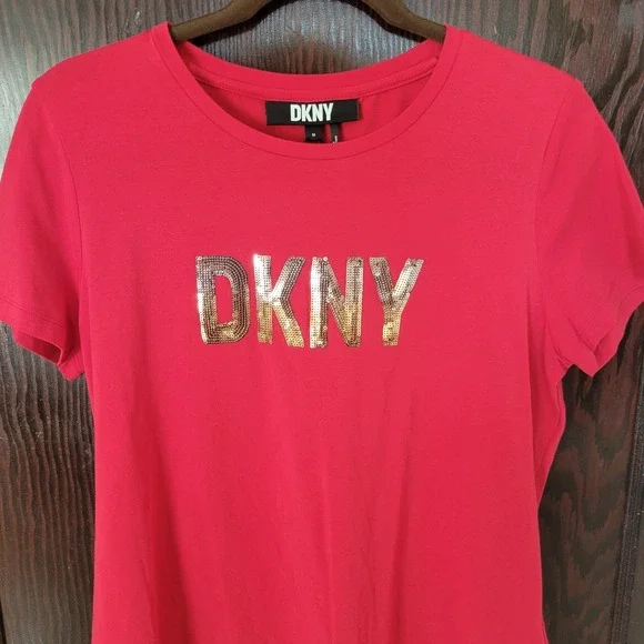 DKNY Women T-Shirt Red Sequined Shiny Short Sleeve NWT Size Medium Casual Logo - Picture 2 of 9